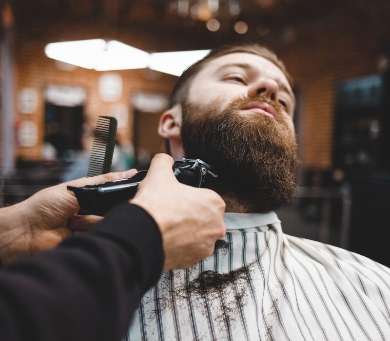 barber-cuts-beard-to-a-brutal-guy.jpg